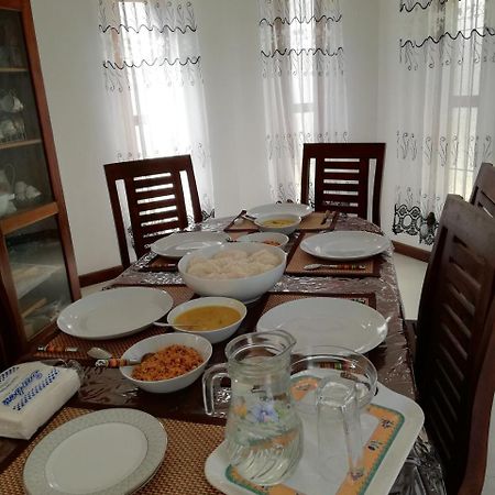 Bed and Breakfast Air Port 5 Minutes Super Clean Upul Негомбо Экстерьер фото