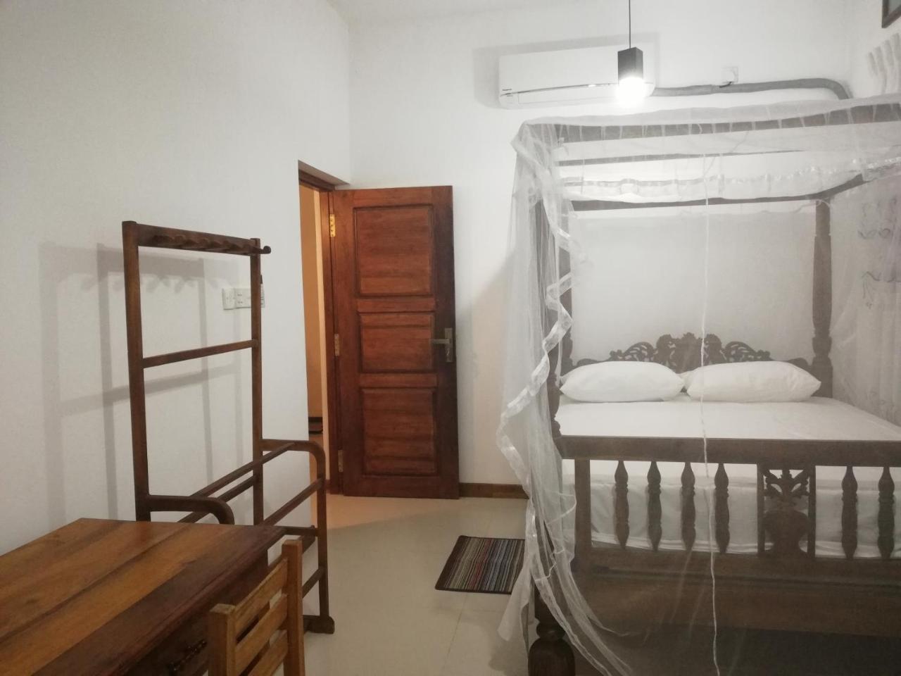 Bed and Breakfast Air Port 5 Minutes Super Clean Upul Негомбо Экстерьер фото