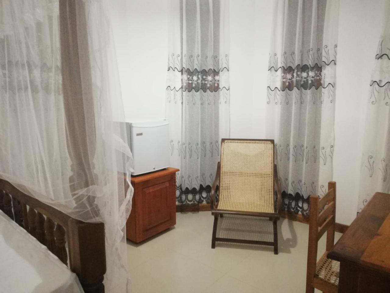 Bed and Breakfast Air Port 5 Minutes Super Clean Upul Негомбо Экстерьер фото