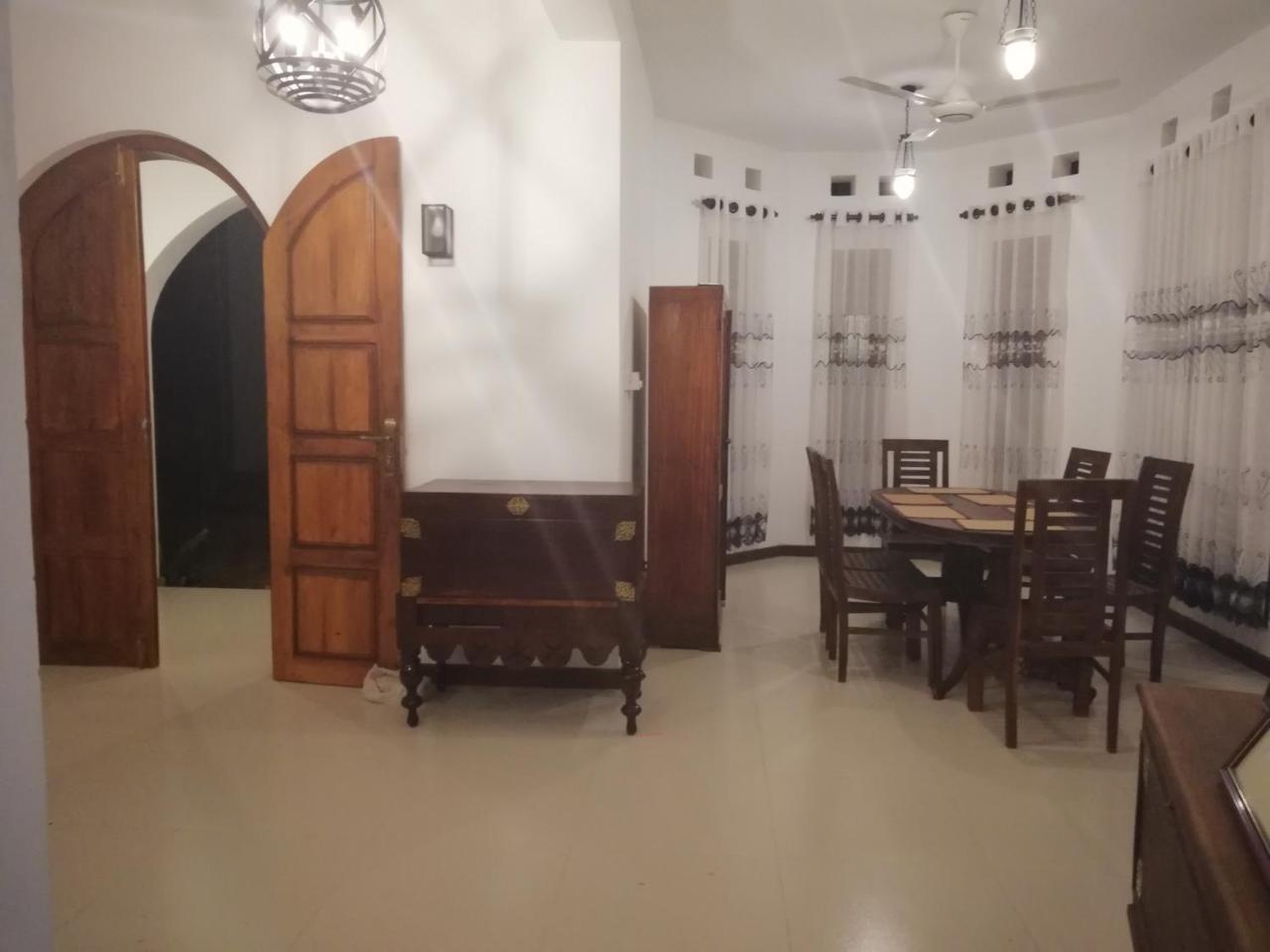 Bed and Breakfast Air Port 5 Minutes Super Clean Upul Негомбо Экстерьер фото