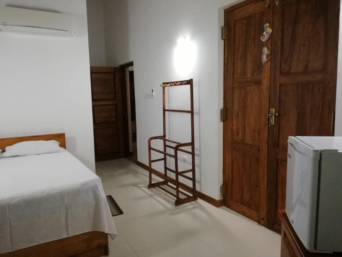 Bed and Breakfast Air Port 5 Minutes Super Clean Upul Негомбо Экстерьер фото