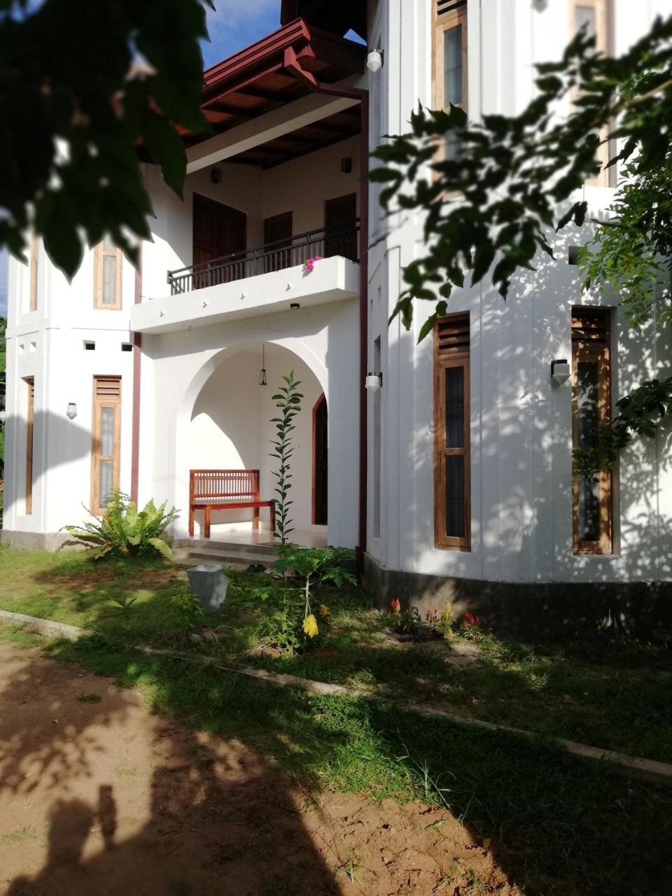 Bed and Breakfast Air Port 5 Minutes Super Clean Upul Негомбо Экстерьер фото