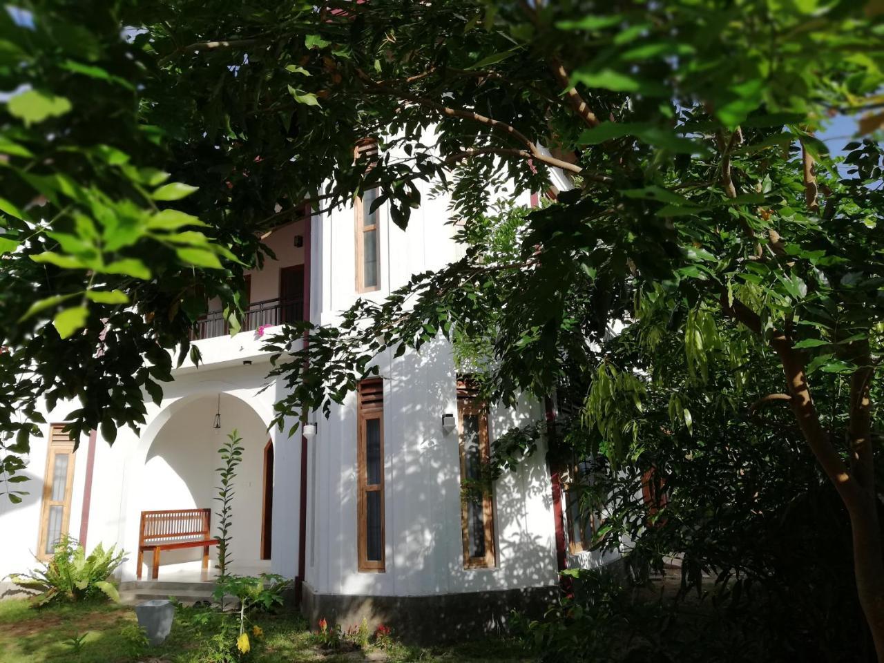 Bed and Breakfast Air Port 5 Minutes Super Clean Upul Негомбо Экстерьер фото